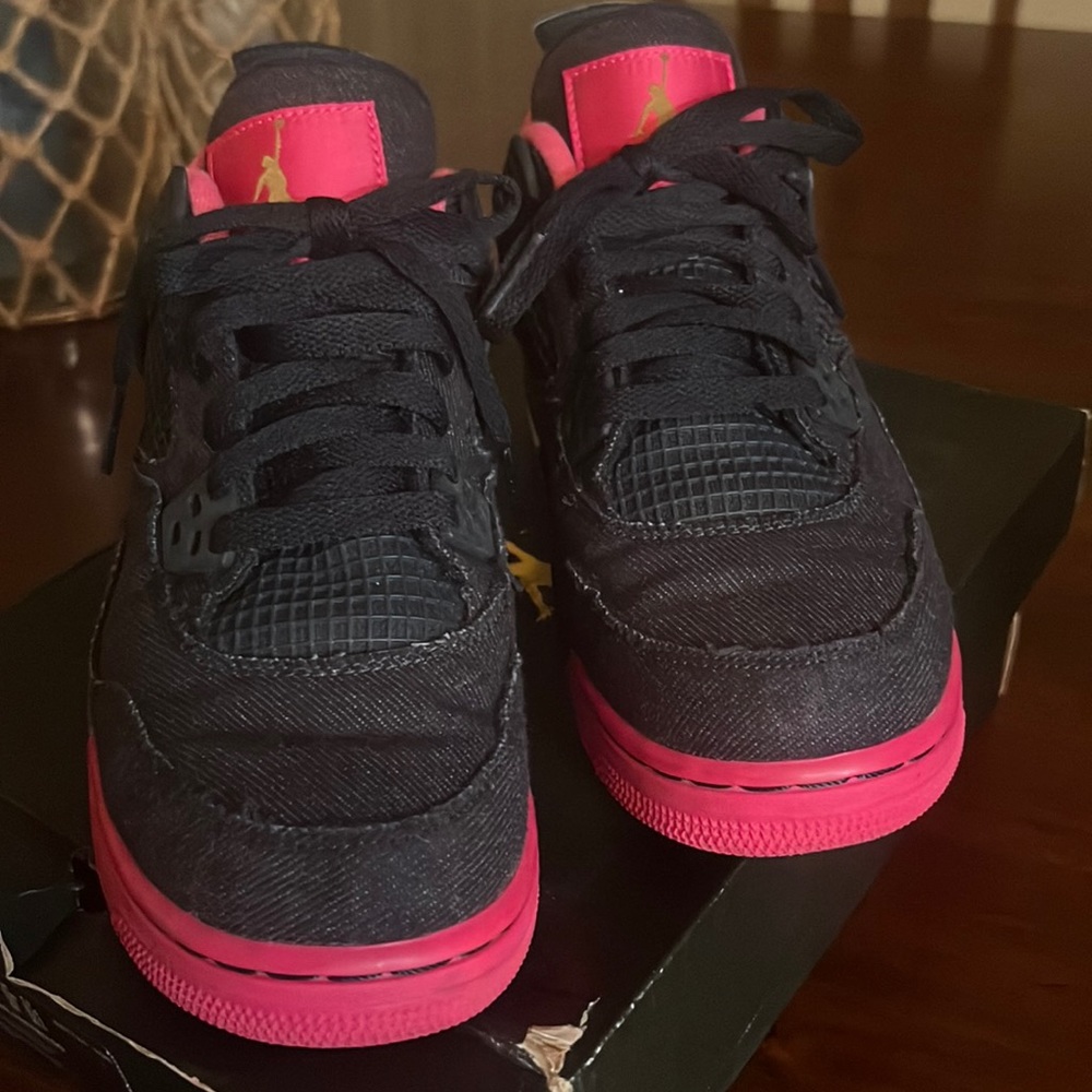 Jordan 4 Retro